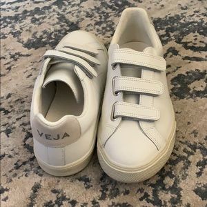 Women’s white velcro Veja sneakers size 7